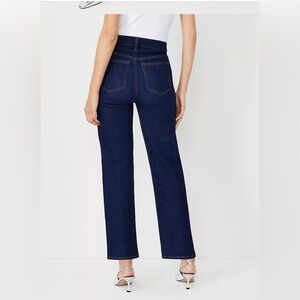 Ann Tylor - High Rise Straight Jeans in Classic Rinse Wash - 8 Curvy